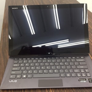 LAPTOP SONY CẢM ỨNG SIÊU MỎNG.